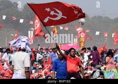 Kolkata, India. 03Feb, 2019. Attivista di sinistra da parte differente del membro prendere parte nella parte anteriore sinistra della brigata rally davanti a elezioni generali 2019. Credito: Saikat Paolo/Pacific Press/Alamy Live News Foto Stock