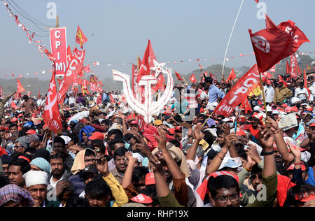 Kolkata, India. 03Feb, 2019. Attivista di sinistra da parte differente del membro prendere parte nella parte anteriore sinistra della brigata rally davanti a elezioni generali 2019. Credito: Saikat Paolo/Pacific Press/Alamy Live News Foto Stock