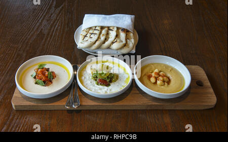 Medio Orientale dip piatto in un ristorante a Bangkok, in Thailandia Foto Stock