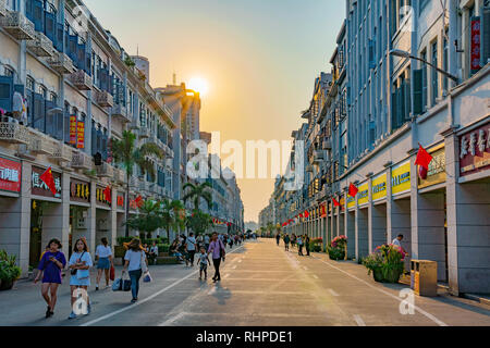 XIAMEN, CINA -Ottobre 08: si tratta di Zhongshan Road, la strada principale dello shopping e una popolare destinazione di viaggio nella zona del centro cittadino su ottobre 08, 2018 Foto Stock