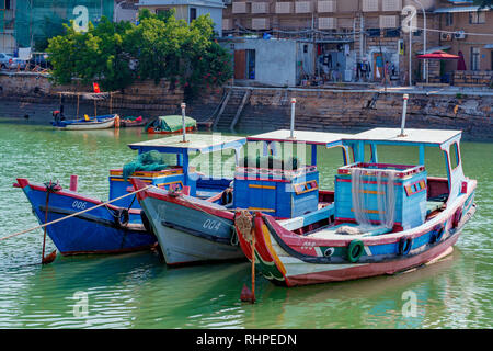 XIAMEN, Cina - 09 ottobre: Cinese tradizionale di barche da pesca a Shapowei docks su ottobre 09, 2018 a Xiamen Foto Stock