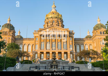 La facciata della Iowa State Capitol Building a Des Moines, Iowa Foto Stock