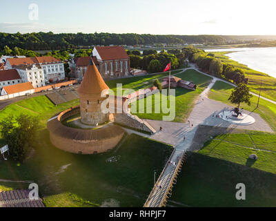 Veduta aerea del castello di Kaunas, originariamente costruito durante la metà del XIV secolo, situato a Kaunas, Lituania Foto Stock