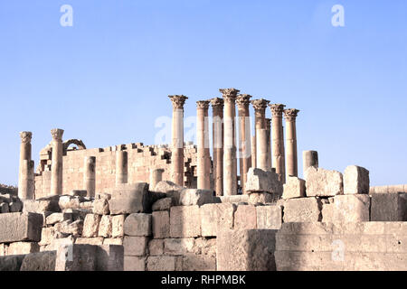 Tempio di Artemide in Jerash (Gerasa), antica capitale romana e la più grande città di Jerash Governatorato, Giordania. Patrimonio mondiale dell UNESCO Foto Stock