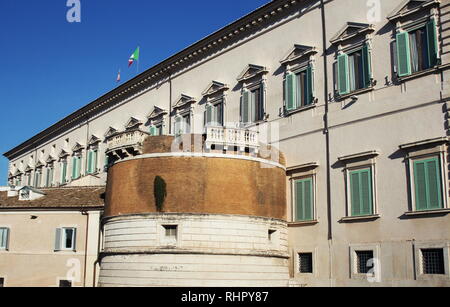 Palazzo del Quirinale, sede del presidente della Repubblica italiana, antico edificio di importanza storica Roma, Italia. Foto Stock