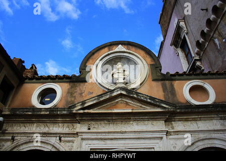 Roma, Italia - 30 dicembre 2018: Interno del Castello di Sant'Angelo. La decorazione della Cappella di Leone X di Michelangelo in Roma, Italia Foto Stock