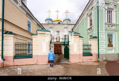 Kazan, Russia - 10 Giugno 2018: tempio complesso di St Nicholas Cathedral su Bauman strada pedonale nella città di Kazan in giorno di estate Foto Stock