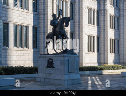 Robert the Bruce statua fuori Marischal College di Aberdeen, Scozia, Regno Unito Foto Stock