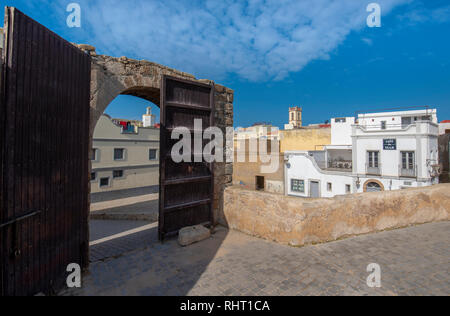 Vista del cancello di Mazagan a El Jadida, Marocco. Le mura attorno ad essa. È una città portuale fortificata portoghese Foto Stock