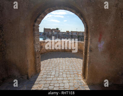 Vista del cancello di Mazagan a El Jadida, Marocco. Le mura attorno ad essa. È una città portuale fortificata portoghese Foto Stock