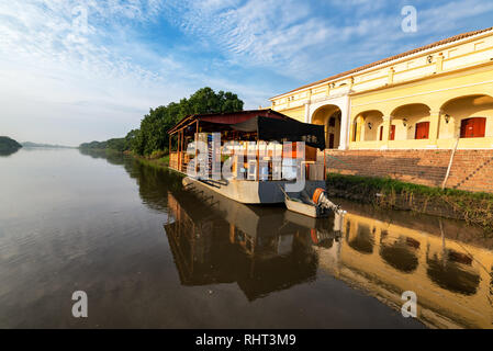 MOMPOX, Colombia - 28 Maggio: la mattina presto vista del lungomare in Mompox, Colombia il 28 maggio 2016 Foto Stock