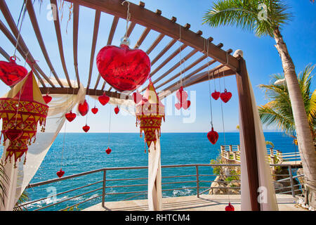 Puerto Vallarta, romantico ristorante di lusso affacciato sulla scenica paesaggi oceano vicino alla baia di Banderas Foto Stock