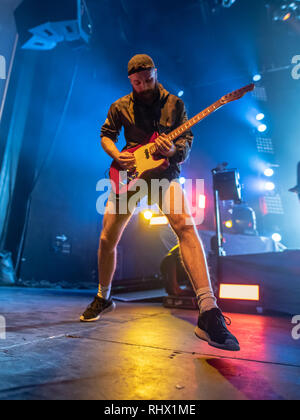 Plymouth, Regno Unito. 03Feb, 2019. Si Delany chitarrista del british rock band Don Broco eseguendo il loro tour in Plymouth padiglioni. Credito: Steve Lewington/ Alamy Live News Foto Stock