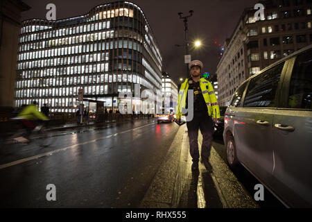 Londra, Regno Unito. 4 febbraio, 2019. Noleggio privato di driver protestare contro la tassa di congestione bloccando il London Bridge. Credito: George Wright Cracknell/Alamy Live News Foto Stock