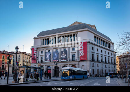 Madrid, Spagna; Febbraio 2019: il Teatro Reale, inaugurato nel 1850, è uno dei più grandi teatri lirici in Europa Foto Stock