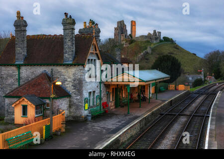 Corfe Castle, treno a vapore, Dorset, England, Regno Unito Foto Stock