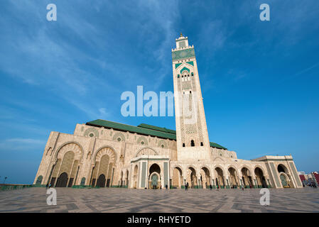 La Moschea di Hassan II al giorno. La più grande moschea in Marocco e uno dei più belli in Africa. XIII più grande al mondo. Casablanca, Marocco Foto Stock