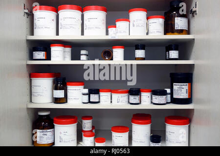 Dettagli del farmaco in una farmacia destinati al solo ospedale Foto Stock