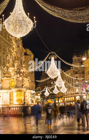 Graben a Natale, Vienna, collegando Stephanplatz con la sistemazione di Kohlmarkt, il Graben è uno dei piú grandi arterie di Vienna in Austria Foto Stock