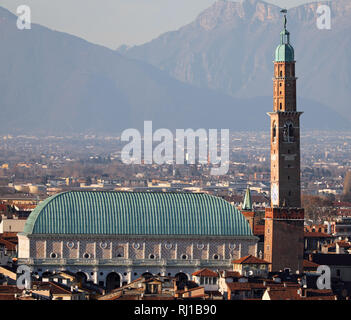 Il monumento principale della città di Vicenza in Italia chiamato Basilica Palladiana dall architetto Palladio Foto Stock