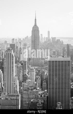 L'Empire State Building e Midtown skyline di Manhattan a New York City Foto Stock