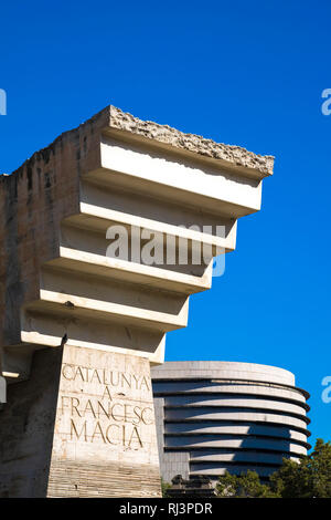 Monumento al catalano leader politico Francesc Maci? Dallo scultore Josep Maria Subirachs a Pla?a de Catalunya. Barcellona, Spagna. Foto Stock
