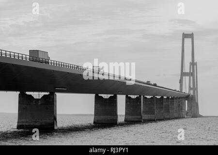 Strade e ponte ferroviario, Great Belt Bridge, Fyn Zelanda, Danimarca Foto Stock