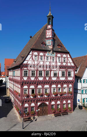 Il Rathaus Am Marktplatz, Markgröningen, Baden-Württemberg, Deutschland Foto Stock