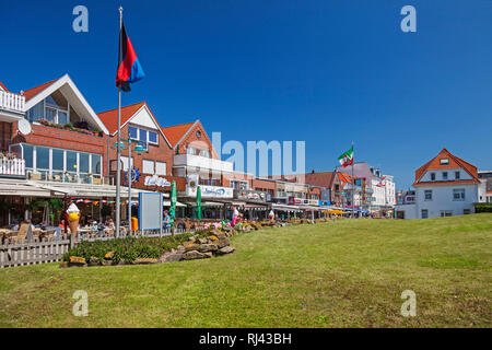 Caf?s in der Fu?g?ngerzone, Insel Borkum, Ostfriesische isole, Niedersachsen, Deutschland, Foto Stock