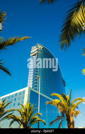 Hotel W da Ricardo Bofill a Barceloneta Beach a Barcellona, in Catalogna, Spagna Foto Stock