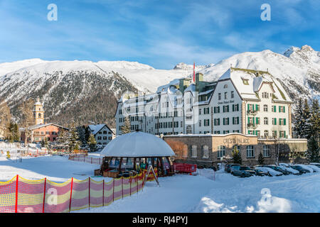 Cresta Palace Hotel a Celerina Schlarigna in inverno, Grigioni, Svizzera Foto Stock