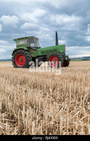 Karben, Assia, Deutschland, Fendt Favorit 12S, Baujahr 1971, 110 PS, Hubraum 6,2 l Foto Stock