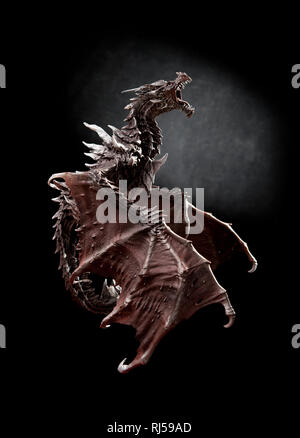 Un drago Alduin dal gioco Skyrim, collectors edition figura, fantasia, giocattolo su sfondo nero, nessuno, Foto Stock