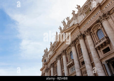 Europa, Italien, Lazio, Rom Vatikan, Fassade des Petersdoms Foto Stock