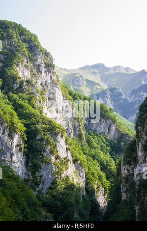 Europa, Italien, Marken, Sibillinische Berge, Blick in die Gola dell'Infernaccio (Teufelsschlucht) Foto Stock