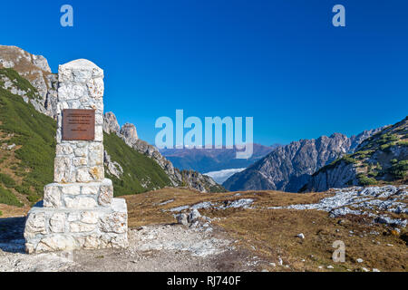 Memoriale di guerra sulla Strudelkopfsattel nelle Dolomiti in Alto Adige Foto Stock