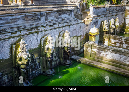 Tempio di balneazione in Goa Gajah elephant grotta, Bedulu, Ubud, Bali, Indonesia Foto Stock