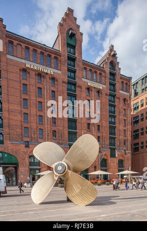 Internationales Maritimes Museum Hamburg im ehemaligen Kaispeicher I, Hafencity di Amburgo, Deutschland Foto Stock