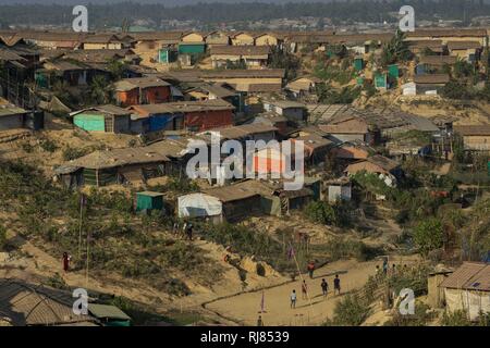 Coxbazar, Bangladesh. 5 febbraio, 2019. Vista generale di Kutupalong campo per rifugiati Rohingyas in Ukhia, Coxs Bazar, Bangladesh. 5 febbraio, 2019. Credito: KM Asad/ZUMA filo/Alamy Live News Foto Stock