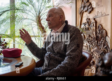 Mexiko Stadt, Messico. 04 feb 2019. Sociologo tedesco Heinz Dieterich capi unità di ricerca presso il Metropolitan Università Autonoma di Città del Messico. Egli è conosciuto come un sostenitore della cosiddetta del xxi secolo il socialismo. Credito: Jacky Muniello/dpa/Alamy Live News Foto Stock