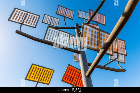 Solarzellen, Solarbaum, Ulmer Wohnviertel città solare, Ulm, Baden-Württemberg, Deutschland, Europa Foto Stock