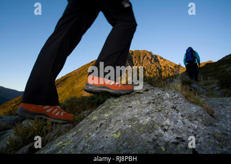 Wanderszene am Kellerjoch, Tuxer Alpen, Zillertal, Tirol Österreich Foto Stock