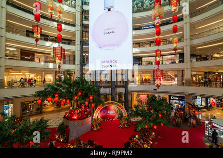 Vista interna della SURIA shopping mall di Kuala Lumpur in Malesia Foto Stock