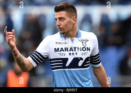 Sergej Milinkovic-Savic del Lazio gesti durante la Serie 2018/2019 una partita di calcio tra la SS Lazio e Cagliari allo stadio Olimpico di Roma, dicembre Foto Stock