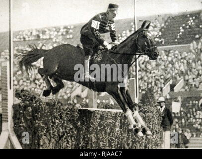 Fotografia di Charles Ferdinand Pahud de Mortanges (1896 - 1971) a 1932 giochi olimpici. Charles ha vinto l'oro nel singolo evento di tre giorni per l'Olanda. Foto Stock