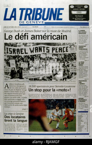 Pagina anteriore della pubblicazione francese "La Tribune" reporting sulla Conferenza di Madrid; una conferenza di pace tenutasi dal 30 Ottobre al 1 novembre 1991 a Madrid, ospitato da Spagna e co-sponsorizzato da Stati Uniti e Unione Sovietica. Era un tentativo da parte della comunità internazionale per rilanciare il processo di pace israelo-palestinese attraverso negoziati tra Israele e i palestinesi, come pure paesi arabi, inclusa la Giordania, il Libano e la Siria. Foto Stock