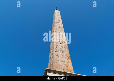 Obelisco Lateranense è il più grande in piedi antico obelisco egiziano nel mondo, ed è anche il più alto obelisco in Italia, Roma, Der Lateranische OBE Foto Stock