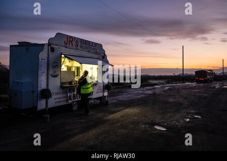 Sunrise e burger van, vicino Rempstone, Leicestershire Foto Stock