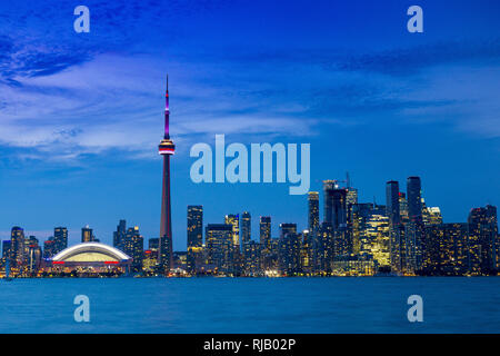 Toronto, Skyline mit CN Tower, Großstadt im Süden von Kanada, Nordamerika Foto Stock