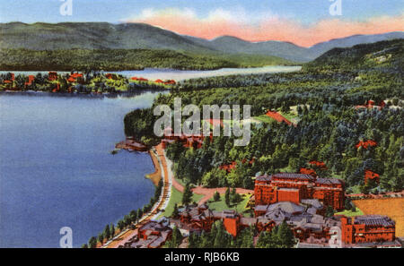 Lake Placid, N.Y., Stati Uniti d'America - Mirror Lake e il Club degli edifici Foto Stock